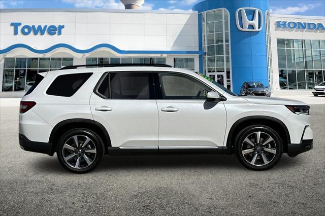 new 2025 Honda Pilot car, priced at $55,660