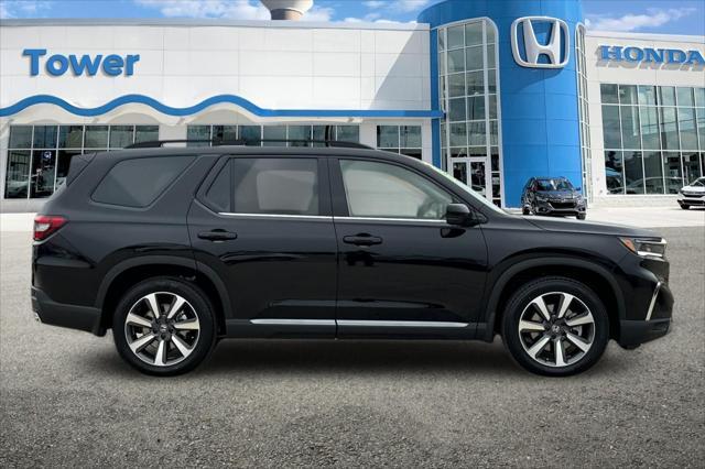 new 2025 Honda Pilot car, priced at $55,614