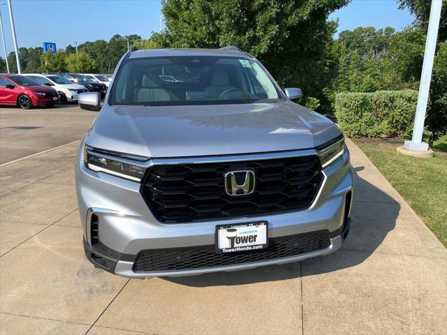 new 2025 Honda Pilot car, priced at $48,595