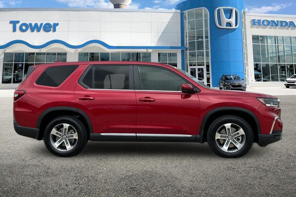 new 2025 Honda Pilot car, priced at $46,405
