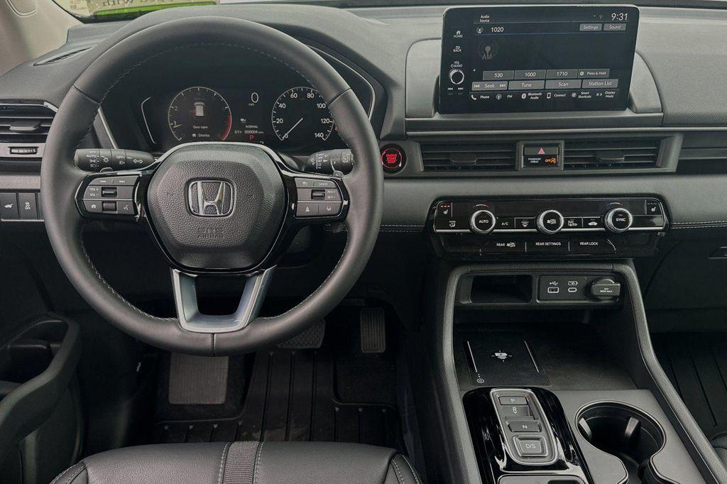 new 2025 Honda Pilot car, priced at $46,405