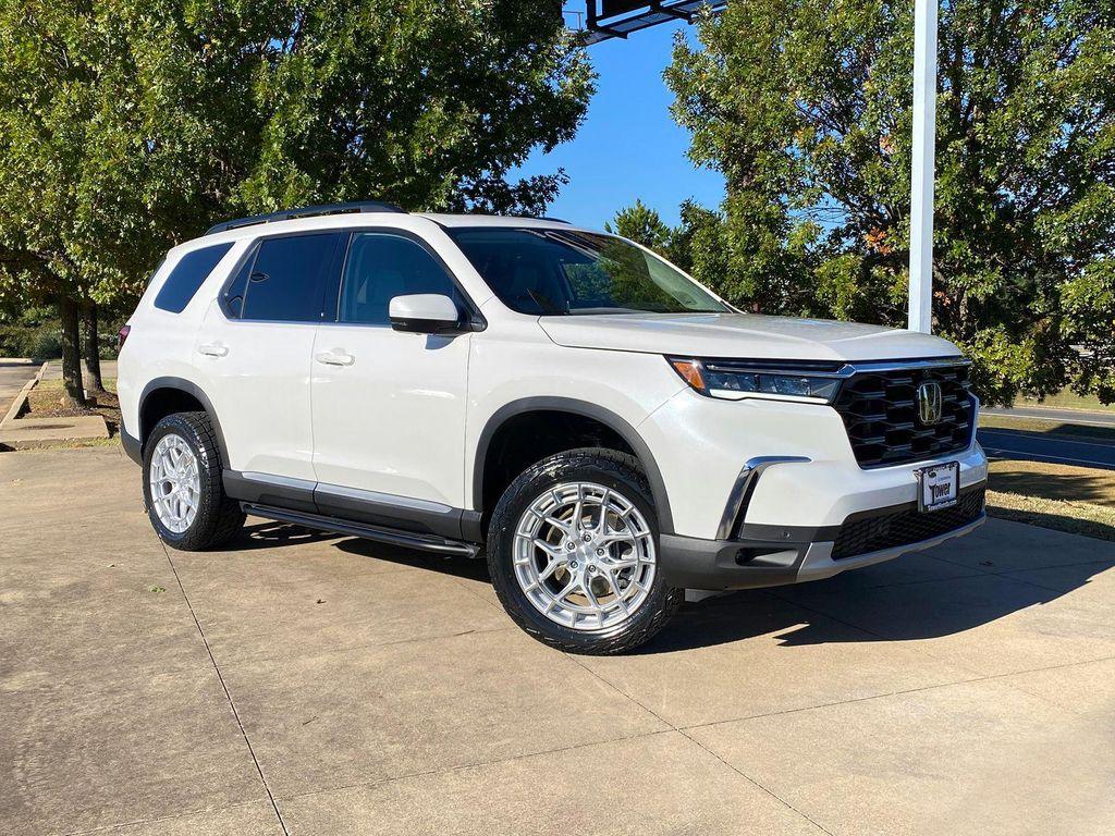 new 2025 Honda Pilot car, priced at $55,030