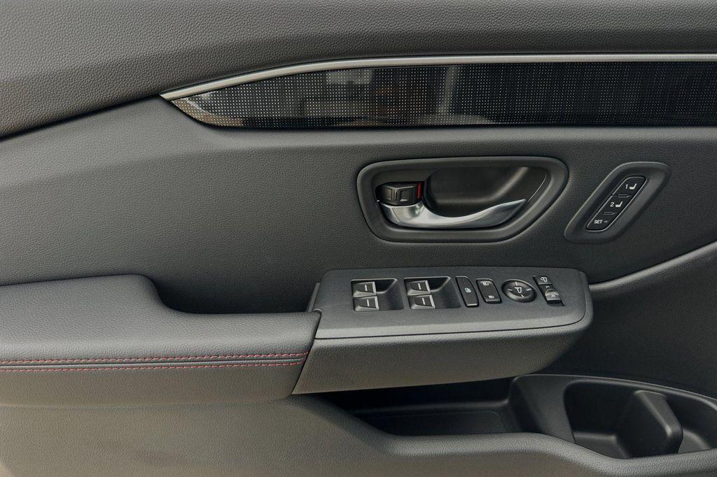 new 2025 Honda Pilot car, priced at $56,075