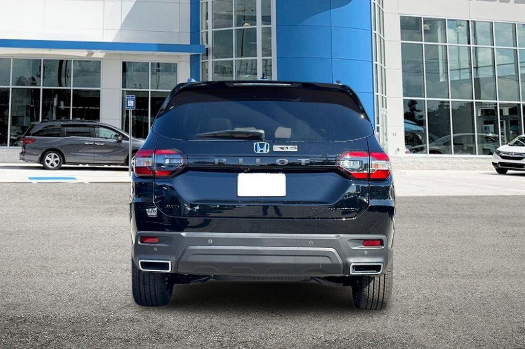 new 2025 Honda Pilot car, priced at $56,075