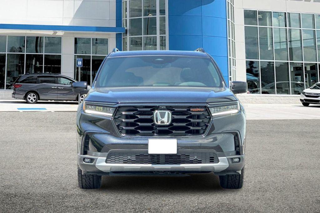 new 2025 Honda Pilot car, priced at $50,850