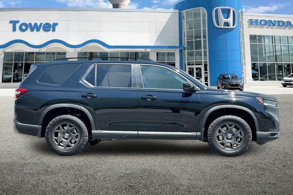 new 2025 Honda Pilot car, priced at $50,850