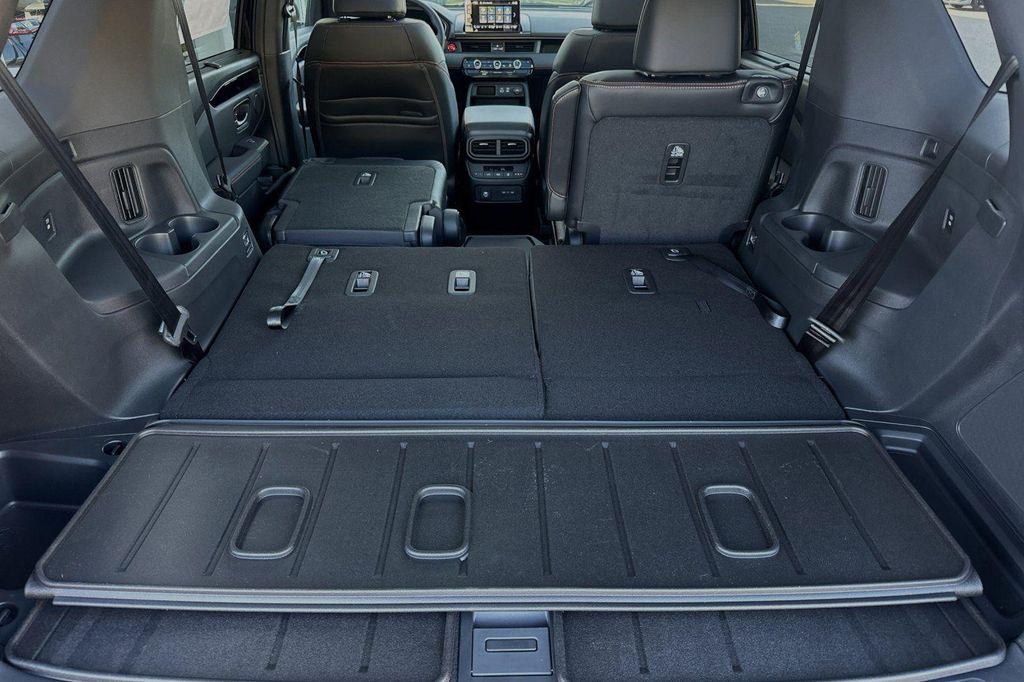 new 2025 Honda Pilot car, priced at $50,850