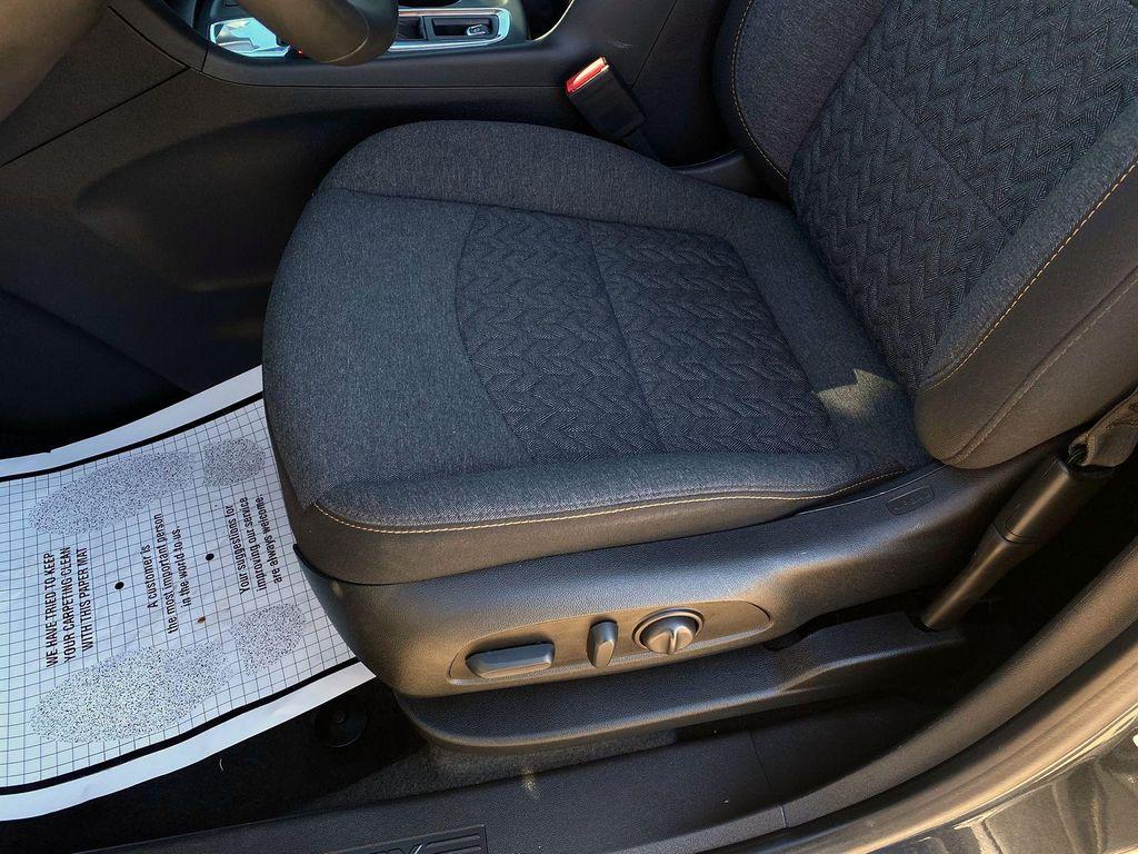 used 2023 Chevrolet Equinox car, priced at $22,070