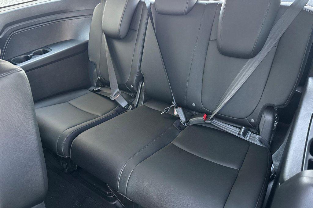new 2026 Honda Odyssey car, priced at $44,290