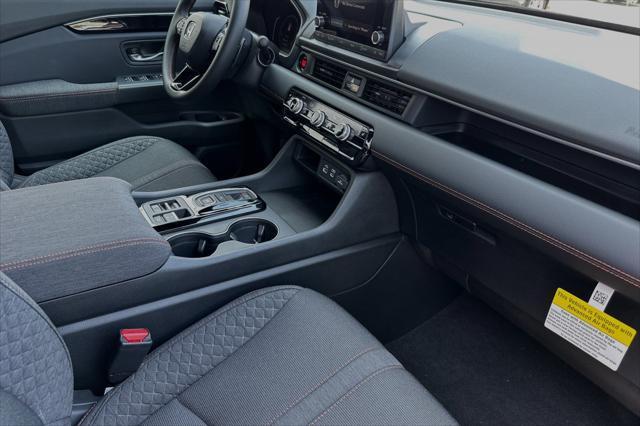 new 2025 Honda Pilot car, priced at $44,205
