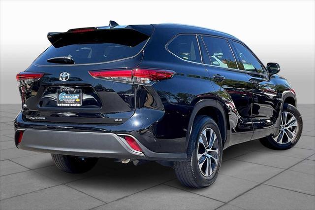 used 2022 Toyota Highlander car, priced at $34,950