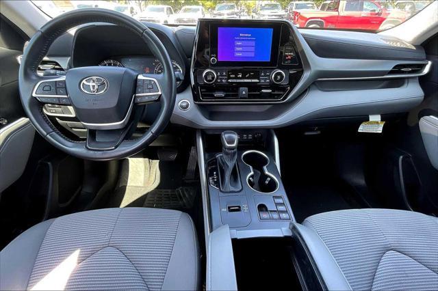 used 2023 Toyota Highlander car, priced at $34,950