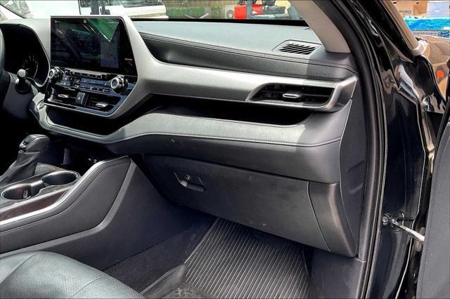 used 2020 Toyota Highlander car, priced at $33,444