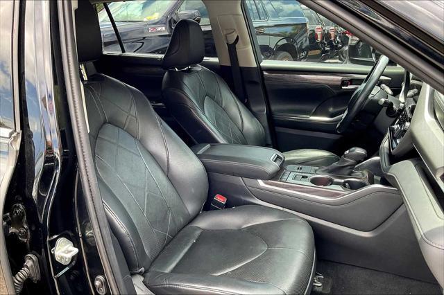 used 2020 Toyota Highlander car, priced at $33,444