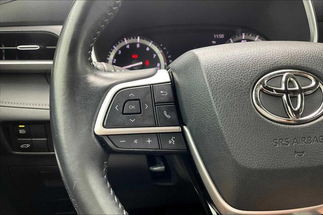 used 2022 Toyota Highlander car, priced at $36,444