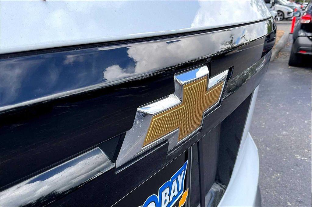 used 2025 Chevrolet Traverse car, priced at $37,688