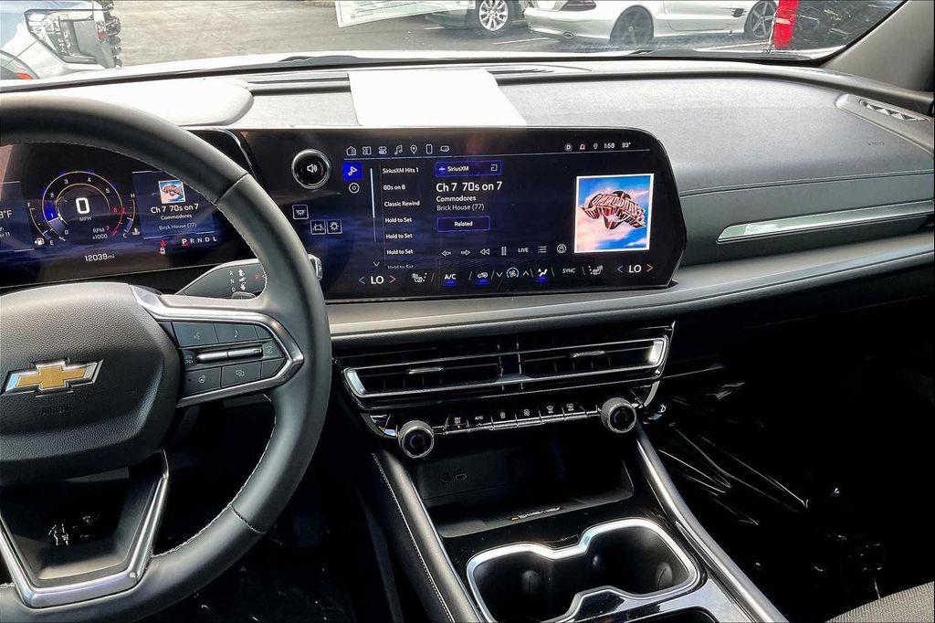 used 2025 Chevrolet Traverse car, priced at $37,688