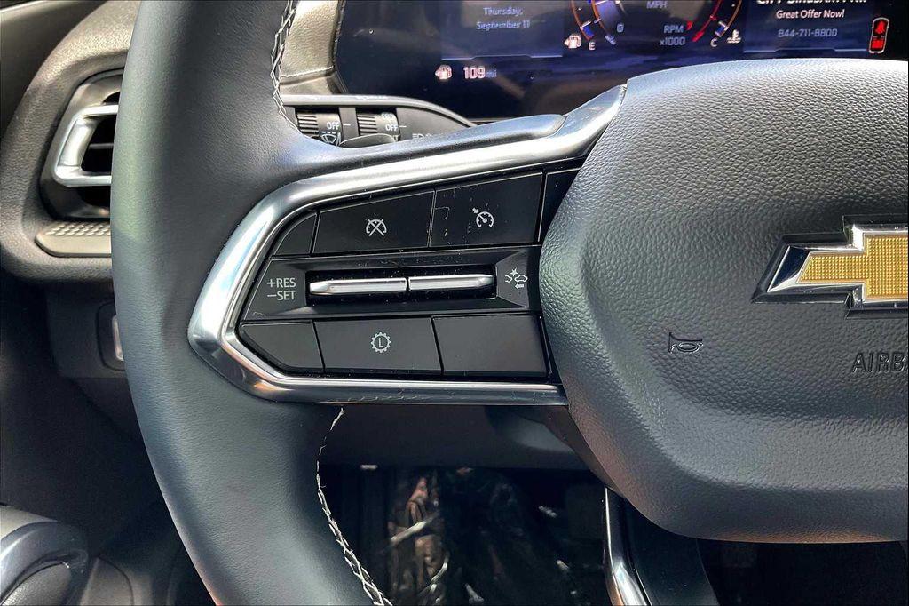 used 2025 Chevrolet Traverse car, priced at $37,688