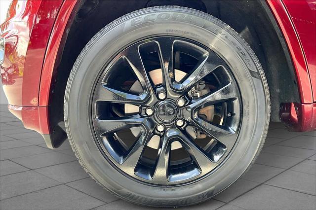 used 2017 Jeep Grand Cherokee car, priced at $15,950