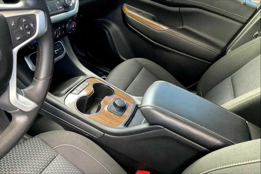 used 2022 GMC Acadia car, priced at $23,850