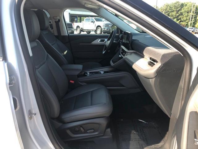 new 2025 Ford Explorer car, priced at $40,265