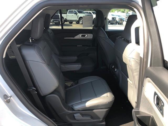 new 2025 Ford Explorer car, priced at $40,265