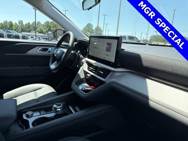 new 2025 Ford Explorer car, priced at $40,105