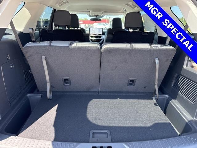 new 2025 Ford Explorer car, priced at $40,105