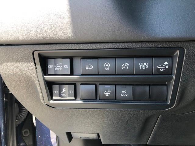 used 2022 Toyota Tundra car, priced at $45,915