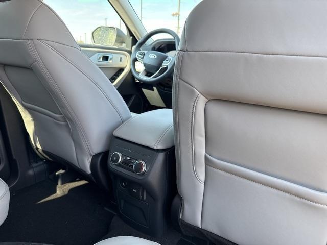 new 2025 Ford Explorer car, priced at $39,060