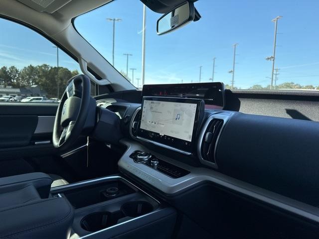 new 2025 Ford Expedition car, priced at $60,740