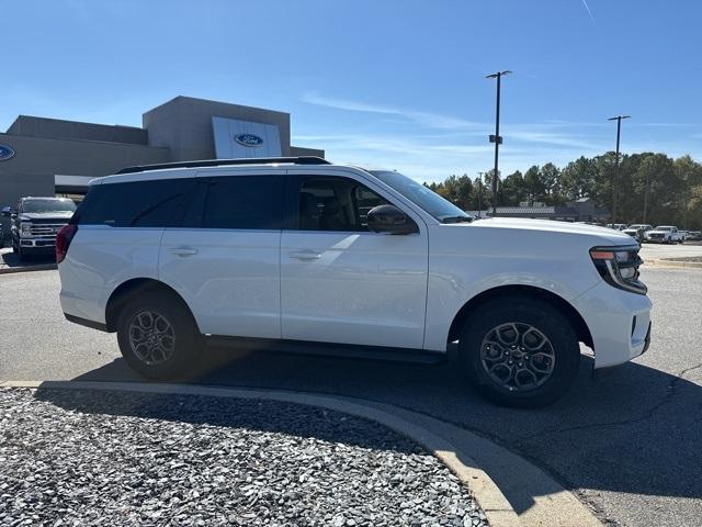 new 2025 Ford Expedition car, priced at $60,740