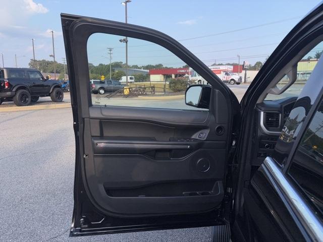 used 2024 Ford Expedition car, priced at $47,179
