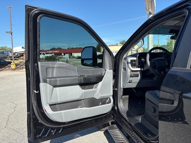 new 2025 Ford F-350 car, priced at $63,125