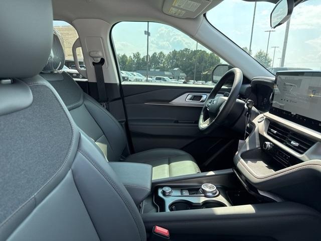 new 2025 Ford Explorer car, priced at $38,265
