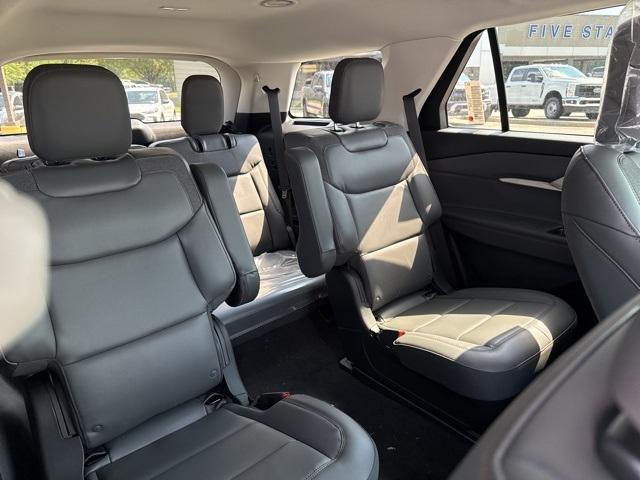 new 2025 Ford Explorer car, priced at $38,265