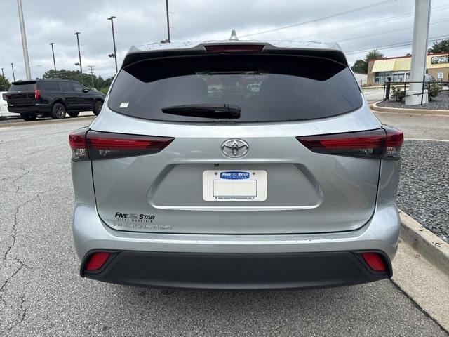used 2024 Toyota Highlander car, priced at $37,999