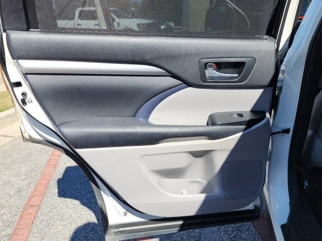 used 2015 Toyota Highlander car, priced at $16,199