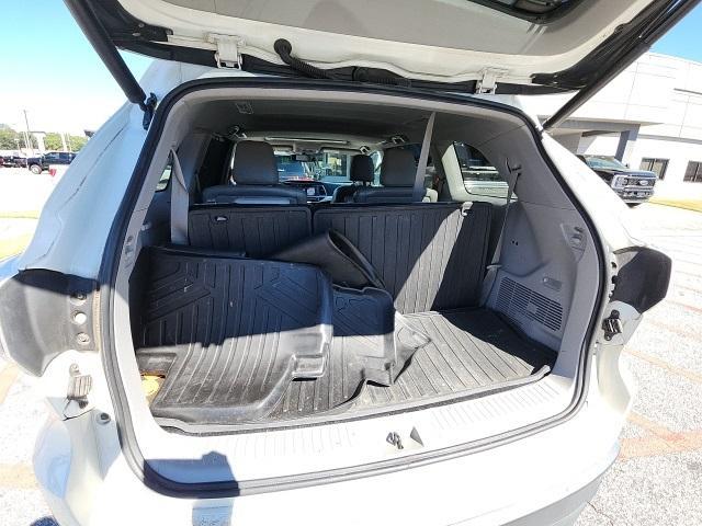 used 2015 Toyota Highlander car, priced at $16,199