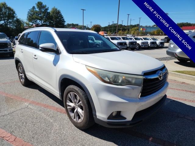 used 2015 Toyota Highlander car, priced at $16,199