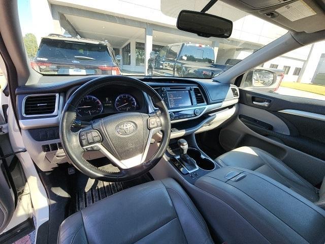 used 2015 Toyota Highlander car, priced at $16,199
