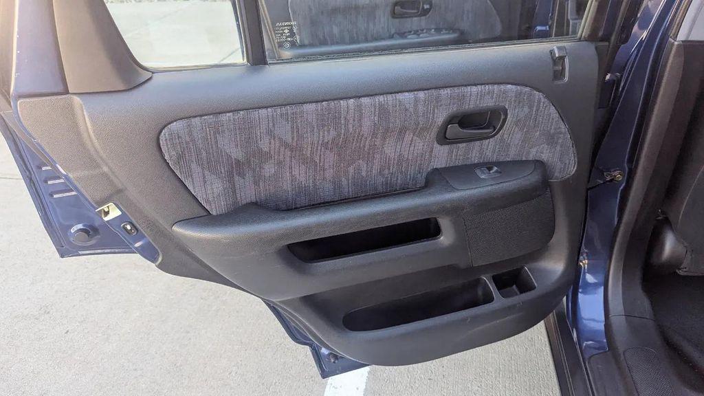 used 2002 Honda CR-V car, priced at $5,488