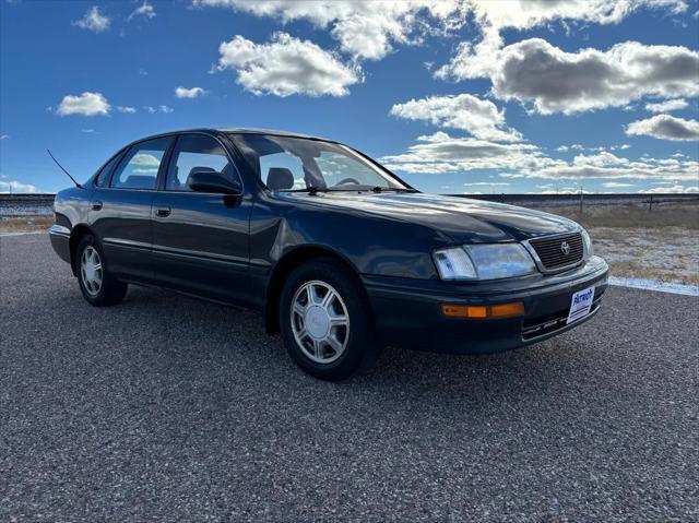 used 1995 Toyota Avalon car, priced at $4,500
