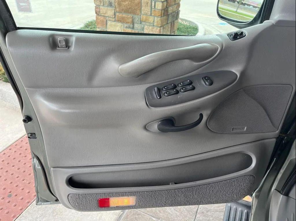 used 1999 Ford Expedition car, priced at $6,988