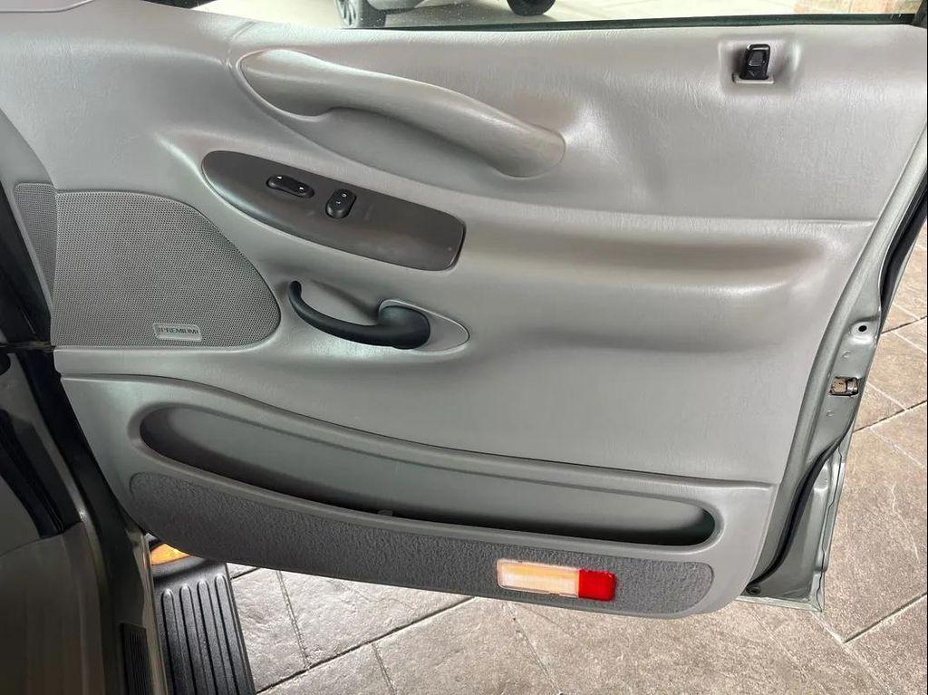 used 1999 Ford Expedition car, priced at $6,988