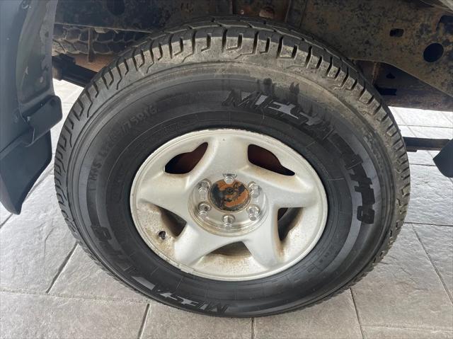 used 2000 Toyota Tundra car, priced at $6,988