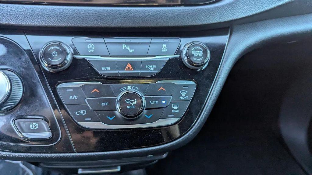 used 2018 Chrysler Pacifica car, priced at $14,988