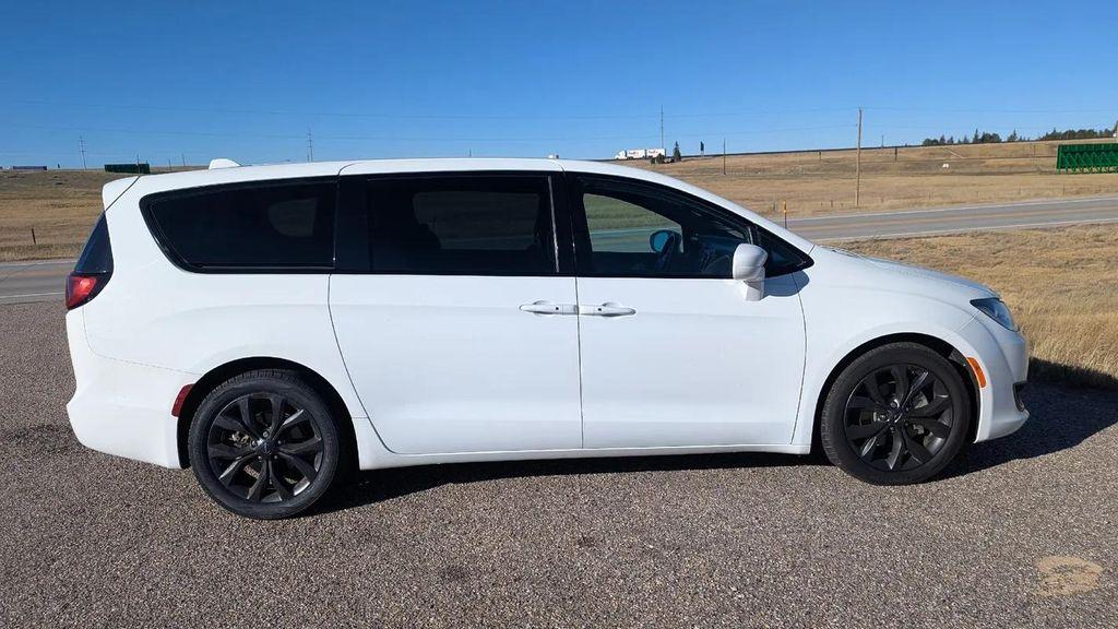 used 2018 Chrysler Pacifica car, priced at $14,988