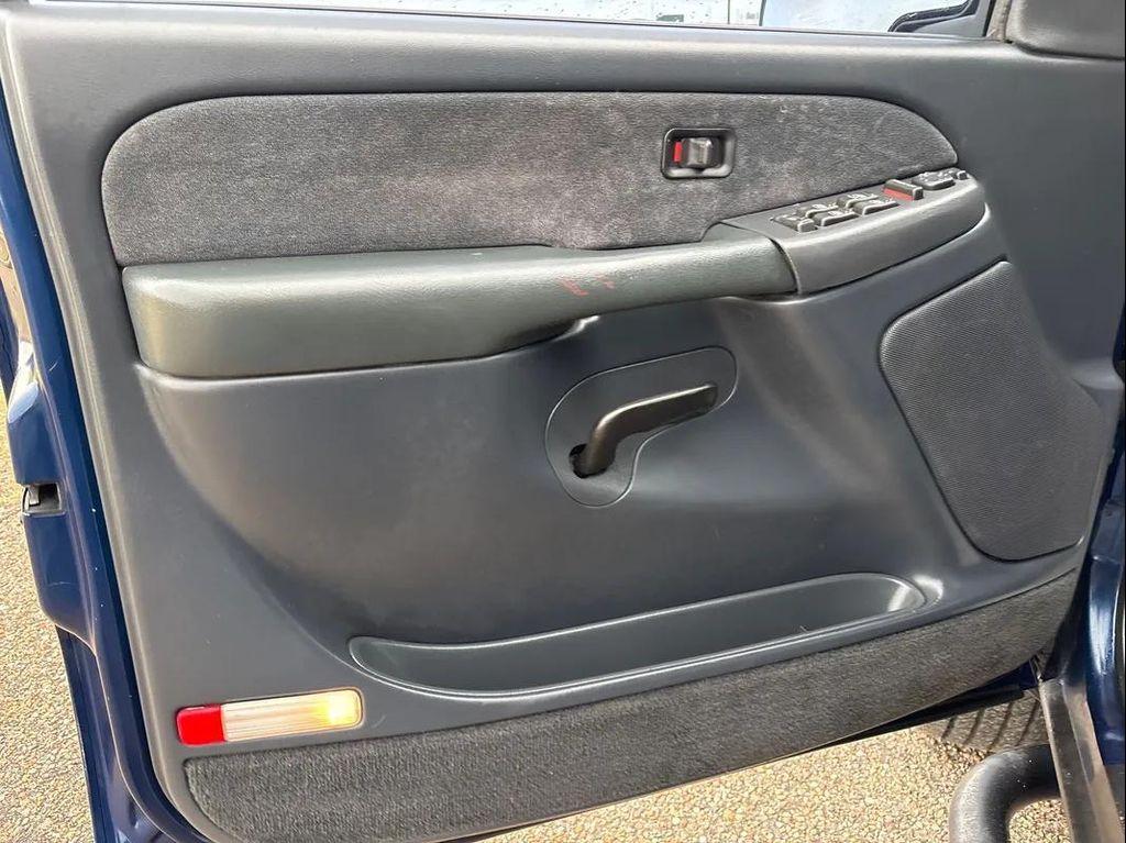 used 2001 Chevrolet Silverado 2500 car, priced at $6,988