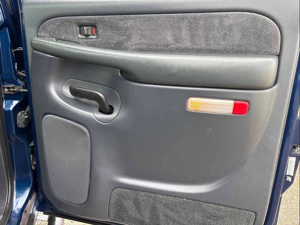 used 2001 Chevrolet Silverado 2500 car, priced at $6,988